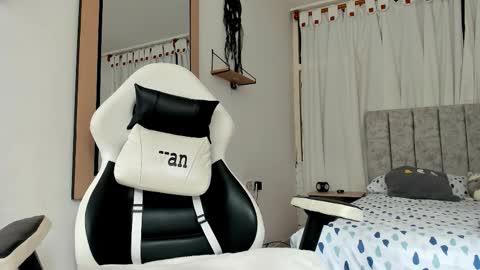 Snapshot of evans_king chatting on November 3, 2:07 pm Evan online show from November 3, 2:07 pm