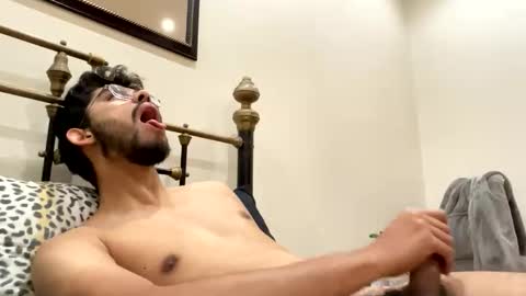 evansjacob online show from October 11, 1:49 am