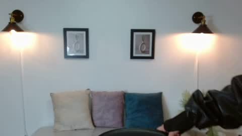 Evanssa lx online show from April 6, 7:04 pm