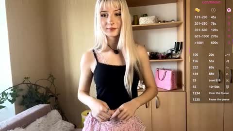 Eva online show from November 8, 8:25 am