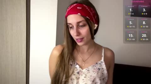 evarenard_ online show from April 6, 5:14 pm