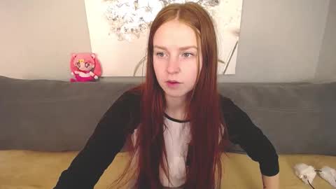 Snapshot of evarey_ chatting on September 27, 4:17 am Adelina online show from September 27, 4:17 am