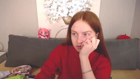 Snapshot of evarey_ chatting on October 22, 4:57 am Adelina online show from October 22, 4:57 am