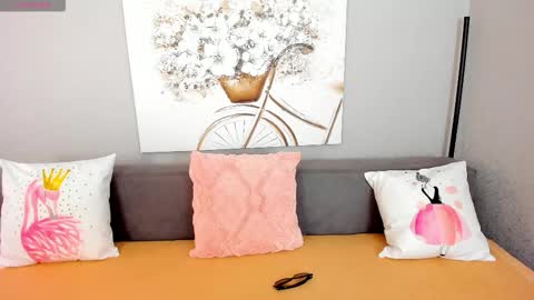 Adelina online show from November 12, 5:30 am