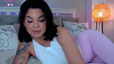 evareyss online show from March 18, 7:17 pm