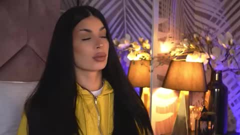 EvaRhea online show from February 2, 4:00 am