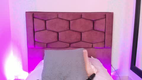 EVARITZ online show from December 12, 2:59 am