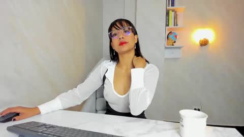 Snapshot of evarmirezz chatting on May 21, 12:23 pm Eva Rmirezz online show from May 21, 12:23 pm
