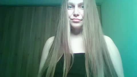 evasapples2026 online show from February 12, 10:27 pm