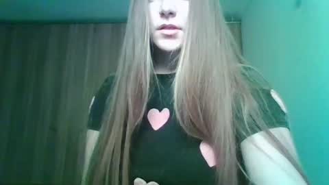 evasapples2026 online show from February 18, 12:06 am