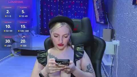 Snapshot of evavibe chatting on January 9, 5:15 pm evavibe online show from January 9, 5:15 pm