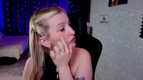 Snapshot of evavibe chatting on February 9, 6:12 pm evavibe online show from February 9, 6:12 pm