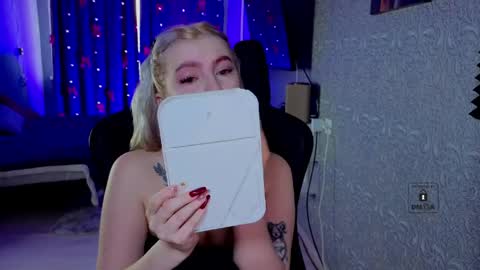 evavibe online show from March 8, 5:55 am