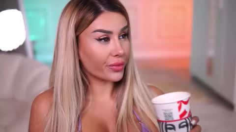 Eva online show from November 19, 8:31 pm