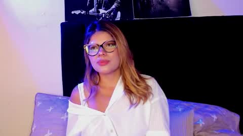 Snapshot of eve_collen chatting on November 15, 1:40 pm Eve collen online show from November 15, 1:40 pm