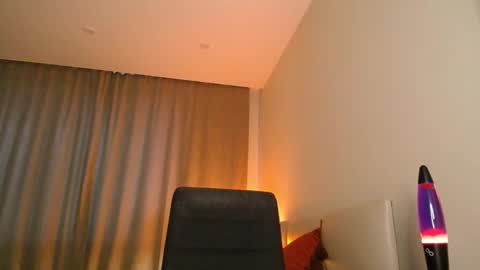 Eve  online show from December 4, 7:17 am