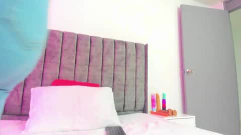 evelin__thompsson online show from May 21, 3:02 am