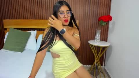 BELLA online show from December 26, 3:10 pm