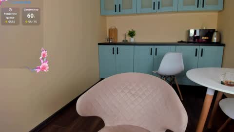 Evelina  online show from April 13, 1:00 am