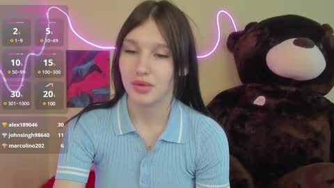 Snapshot of evelinalu chatting on February 18, 5:53 am Evelina online show from February 18, 5:53 am