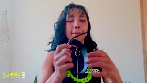 Snapshot of evelyn_chelle chatting on January 18, 3:38 pm Im Eve or Chelle Next Stream 191224 online show from January 18, 3:38 pm