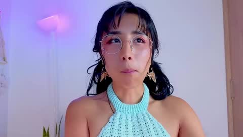 Snapshot of evelyn_chelle chatting on January 29, 12:22 am Im Eve or Chelle Next Stream 191224 online show from January 29, 12:22 am