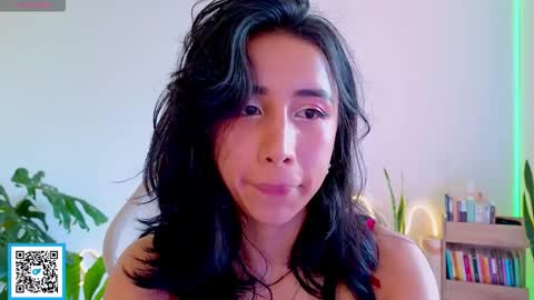 Snapshot of evelyn_chelle chatting on September 10, 10:21 pm Im Eve or Chelle Next Stream 191224 online show from September 10, 10:21 pm