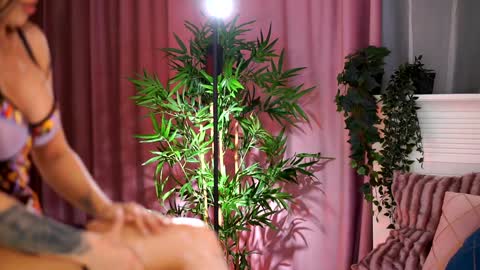 Evelyn online show from January 13, 8:04 pm