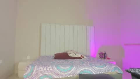 Snapshot of evelyn_jones9 chatting on January 16, 3:45 am evelyn_jones9 online show from January 16, 3:45 am