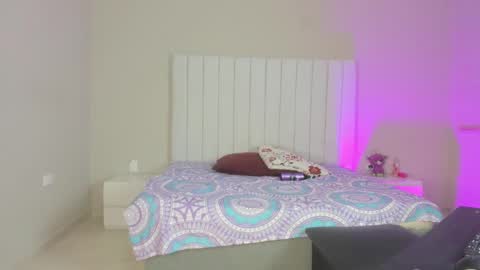 Snapshot of evelyn_jones9 chatting on January 16, 7:38 am evelyn_jones9 online show from January 16, 7:38 am