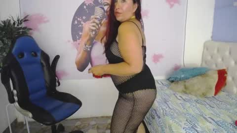 Snapshot of evelyn_mature19 chatting on January 27, 9:55 pm Juliana online show from January 27, 9:55 pm