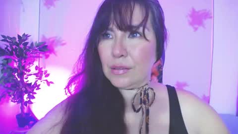 Snapshot of evelyn_mature19 chatting on September 25, 6:22 pm Juliana online show from September 25, 6:22 pm
