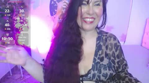 Snapshot of evelyn_mature19 chatting on October 10, 7:13 pm Juliana online show from October 10, 7:13 pm