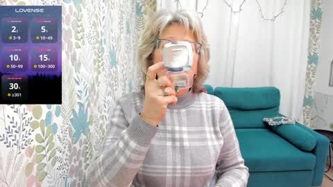 Snapshot of evelynblissful chatting on January 6, 4:58 am Evelyn online show from January 6, 4:58 am