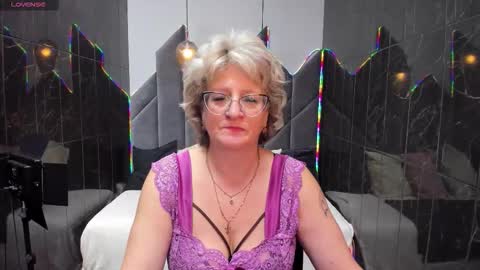 Snapshot of evelynblissful chatting on September 22, 4:58 am Evelyn online show from September 22, 4:58 am