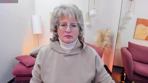 Snapshot of evelynblissful chatting on September 29, 5:01 am Evelyn online show from September 29, 5:01 am