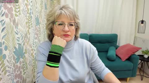 Evelyn online show from February 4, 5:13 am