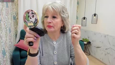 Evelyn online show from April 10, 5:12 am