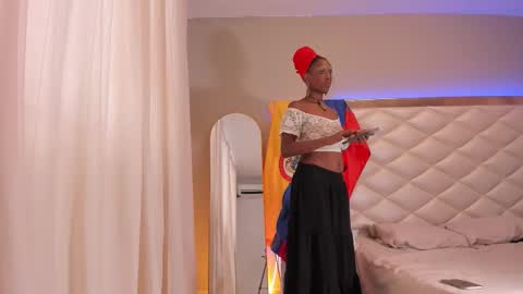 Snapshot of evelyndivine1 chatting on February 7, 1:04 pm Evelyn Delicous Ebony online show from February 7, 1:04 pm