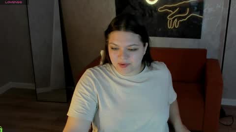 Evelyne Loo online show from April 27, 1:14 am
