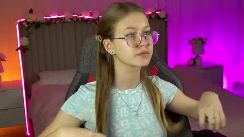 Snapshot of evemundie chatting on October 25, 12:45 pm Eve online show from October 25, 12:45 pm