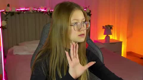 Snapshot of evemundie chatting on November 3, 6:14 am Eve online show from November 3, 6:14 am