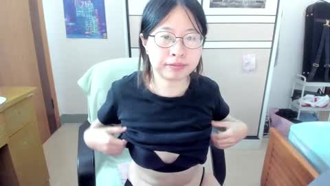 Snapshot of everhigh chatting on September 9, 9:20 am Coco online show from September 9, 9:20 am