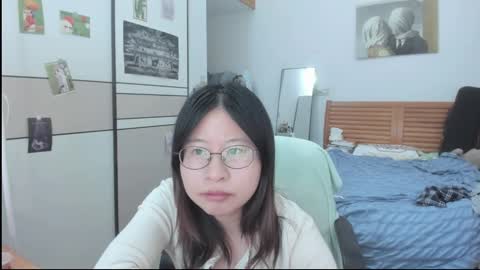 Snapshot of everhigh chatting on October 2, 9:49 am Coco online show from October 2, 9:49 am