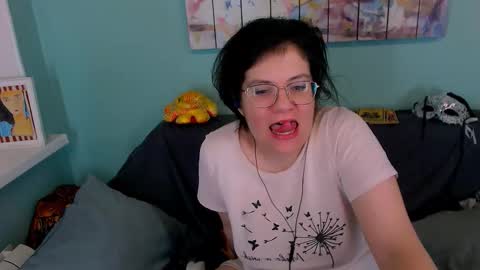 Everly online show from March 16, 10:14 pm