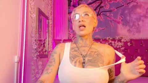 everlyn_sexx online show from February 28, 6:09 pm