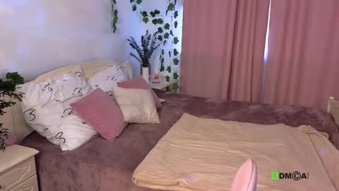 Snapshot of evi_brook chatting on September 27, 9:47 am evi_brook online show from September 27, 9:47 am
