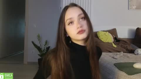 Snapshot of evi_woow chatting on October 13, 7:03 pm evi_woow online show from October 13, 7:03 pm