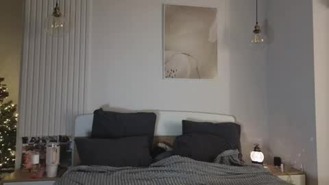 Snapshot of evi_woow chatting on December 16, 10:48 pm evi_woow online show from December 16, 10:48 pm