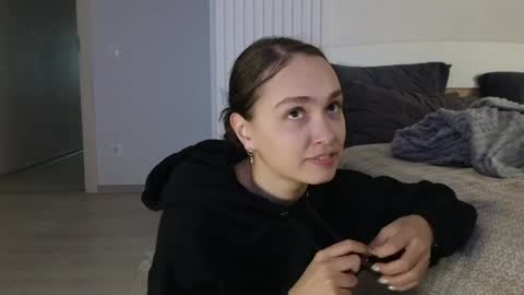 evi_woow online show from April 14, 10:16 pm